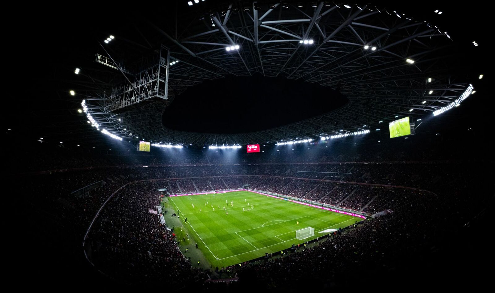 Večiti derbi večeras u Humskoj: Partizan i Zvezda u borbi za vrh tabele