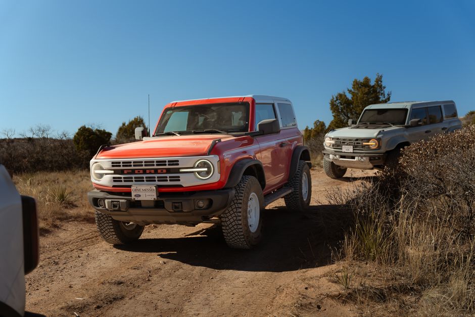 Ford Bronco 'Desert Rising': Spoj Robusnosti i Pustinjske Elegancije