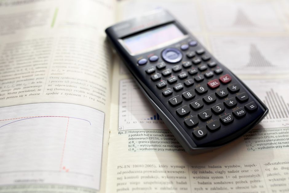 Granice brojeva: Zašto fizika zahteva više od čiste matematike
