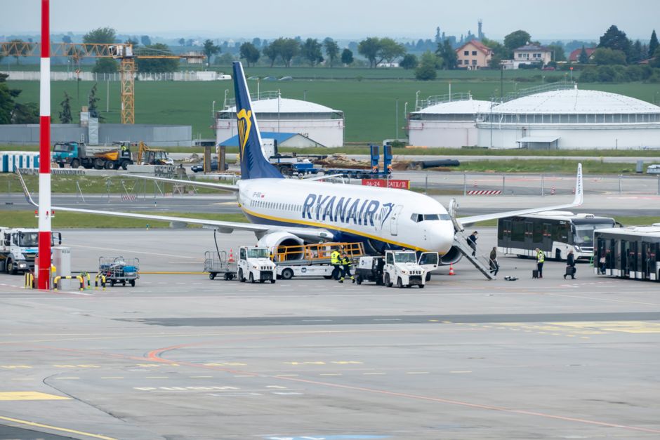 Kvar na vodovodu na Gatvik aerodromu: Bez toaleta i pića za putnike