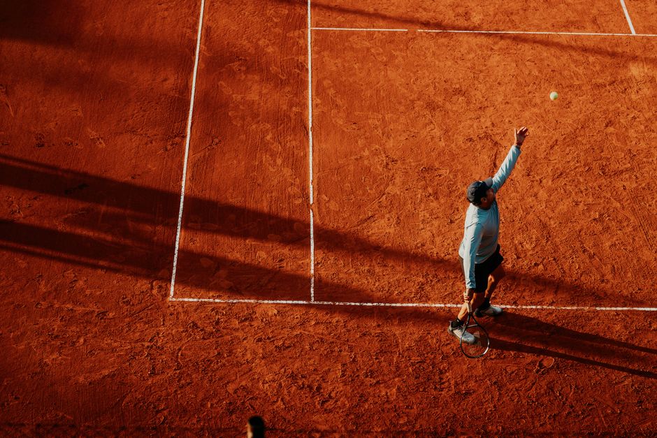 Tenis za početnike: kako izabrati opremu, pronaći teren i izbeći česte greške