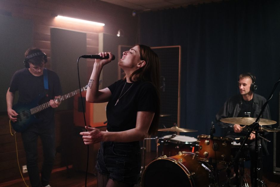 "The New Cue": Vodič kroz savremenu muzičku scenu i iznenađenja Queens Of The Stone Age